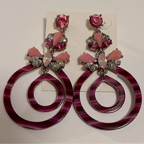 Francesca’s Fuchsia chandelier earrings - Picture 1 of 2